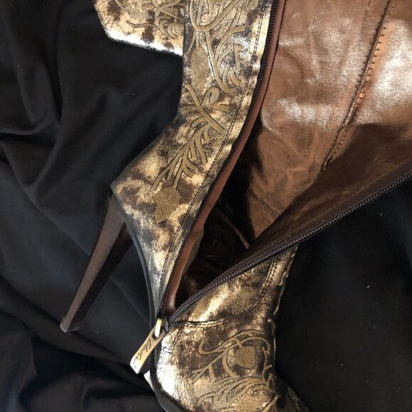 Vintage Style Gold Knee Length Leather Dress Boot - Picture 6 of 16